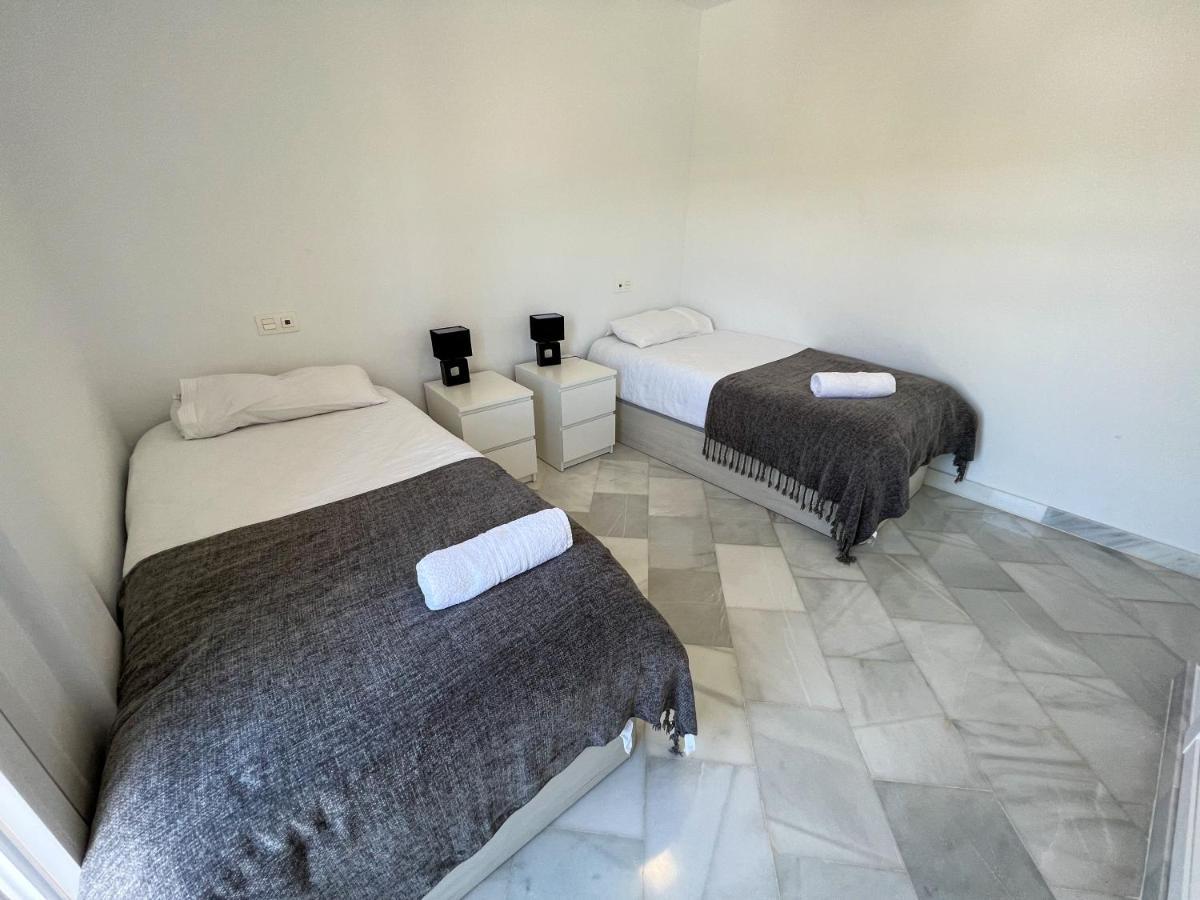 Luxury Three Bedroom Apartment At Estepona Exterior foto